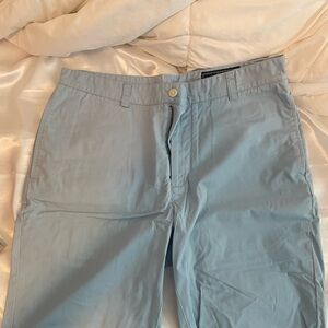 Vineyard Vines shorts men’s waist size 33 length 9inch